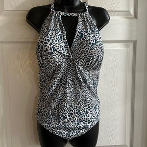 I pulled back the swimsuit so I could picture it well on mannequin.